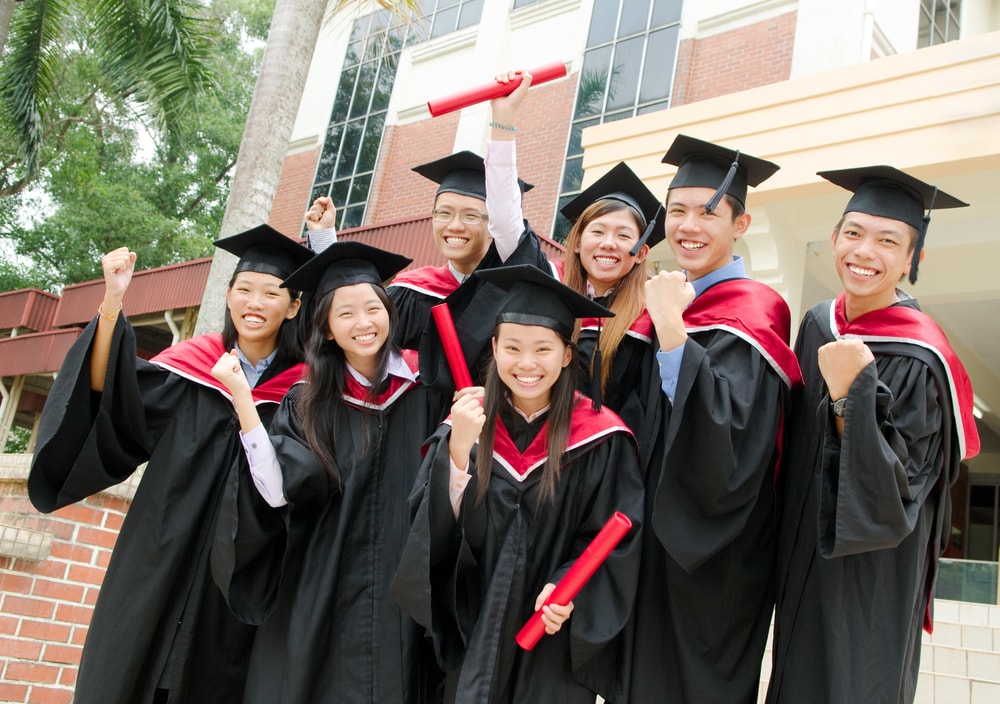 Why a Growing Number of Singaporean Graduates are Taking Their Talents to the Online Community